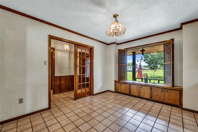 212 NW Holsey Ln, Indiahoma, OK 73552