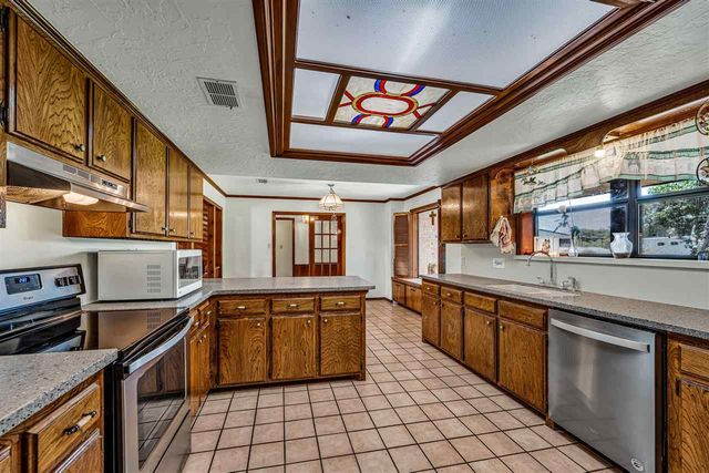 212 NW Holsey Ln, Indiahoma, OK 73552