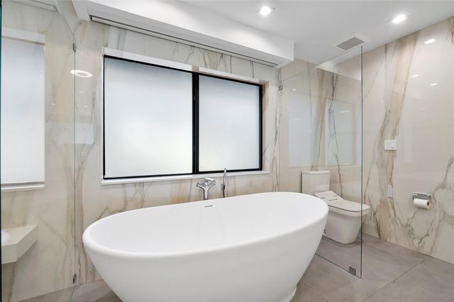 500 NE 14th Avenue, Fort Lauderdale, FL 33301