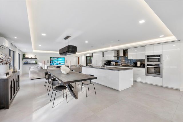 500 NE 14th Avenue, Fort Lauderdale, FL 33301