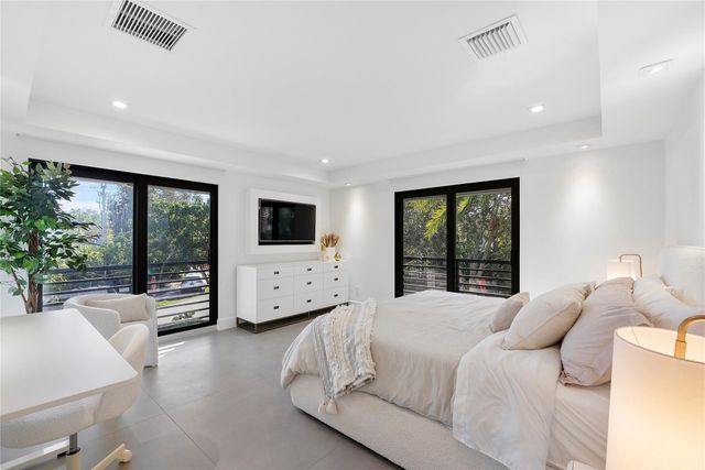 500 NE 14th Avenue, Fort Lauderdale, FL 33301