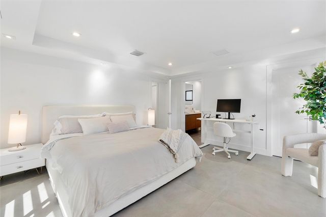 500 NE 14th Avenue, Fort Lauderdale, FL 33301