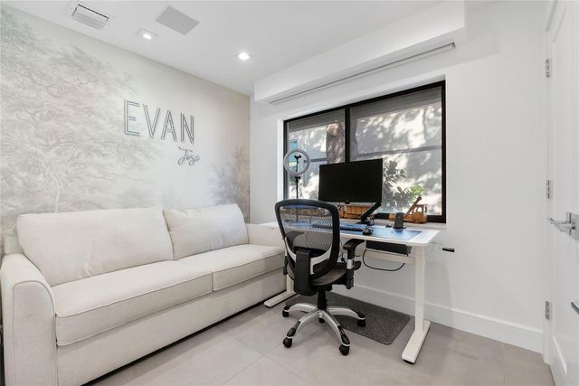 500 NE 14th Avenue, Fort Lauderdale, FL 33301