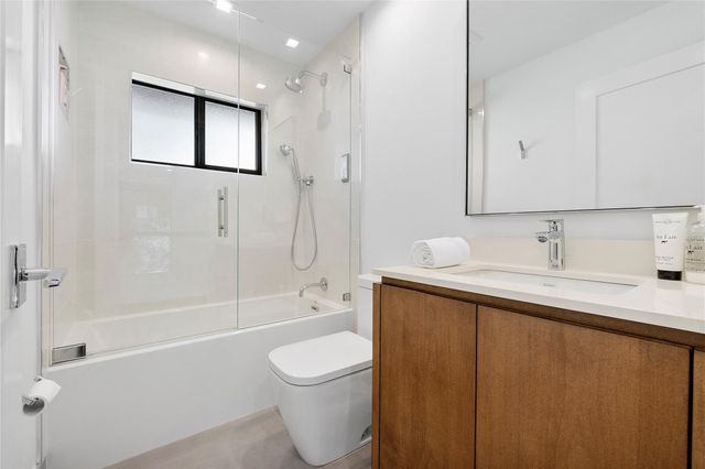 500 NE 14th Avenue, Fort Lauderdale, FL 33301