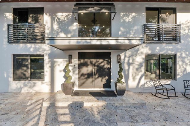 500 NE 14th Avenue, Fort Lauderdale, FL 33301