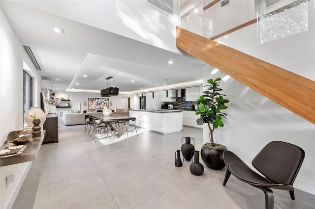 500 NE 14th Avenue, Fort Lauderdale, FL 33301
