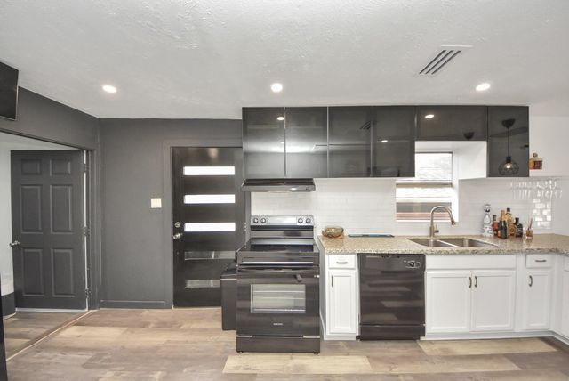 824 Wilkes Street, Houston, TX 77009