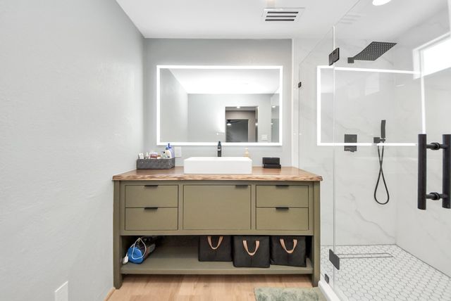 824 Wilkes Street, Houston, TX 77009