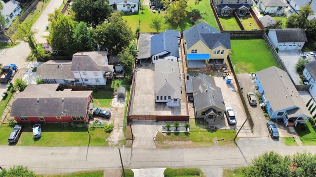 824 Wilkes Street, Houston, TX 77009