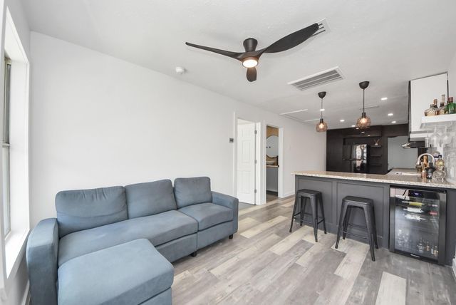 824 Wilkes Street, Houston, TX 77009
