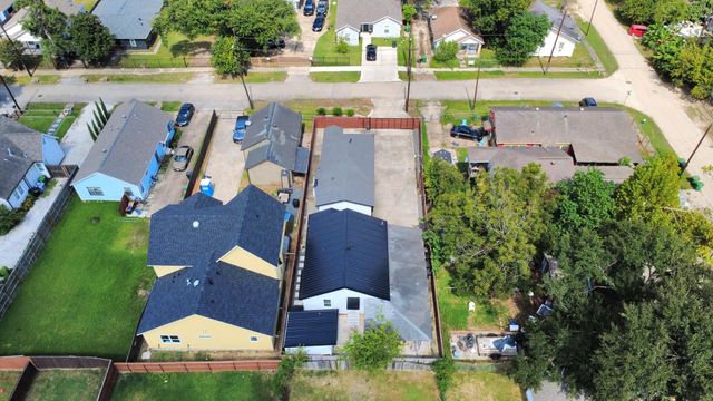 824 Wilkes Street, Houston, TX 77009
