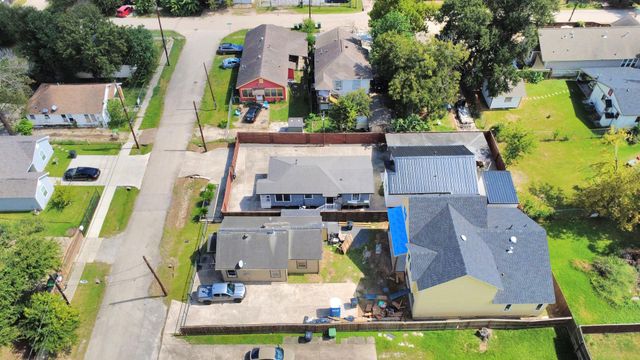 824 Wilkes Street, Houston, TX 77009