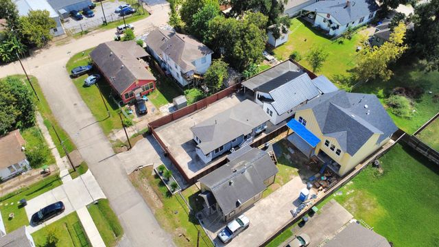 824 Wilkes Street, Houston, TX 77009