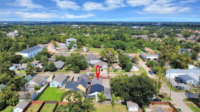 824 Wilkes Street, Houston, TX 77009