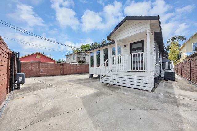 824 Wilkes Street, Houston, TX 77009