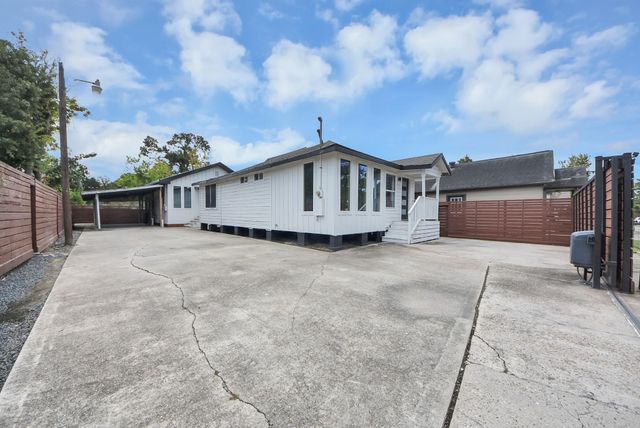 824 Wilkes Street, Houston, TX 77009