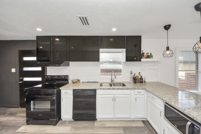 824 Wilkes Street, Houston, TX 77009