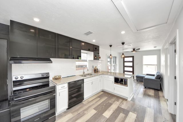 824 Wilkes Street, Houston, TX 77009