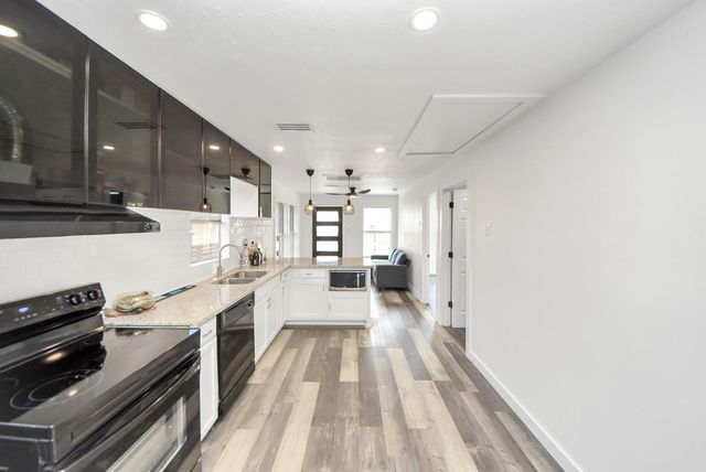 824 Wilkes Street, Houston, TX 77009