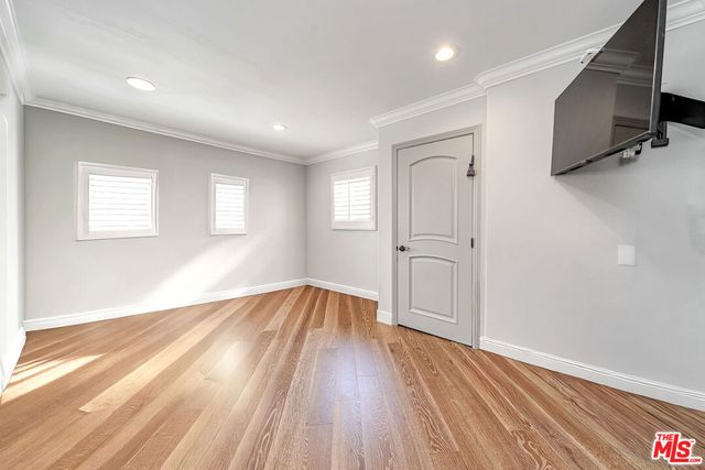 681 S Bronson Avenue, Los Angeles, CA 90005