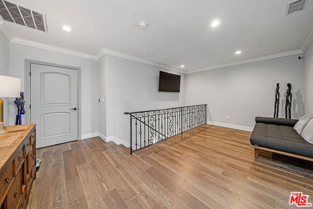 681 S Bronson Avenue, Los Angeles, CA 90005