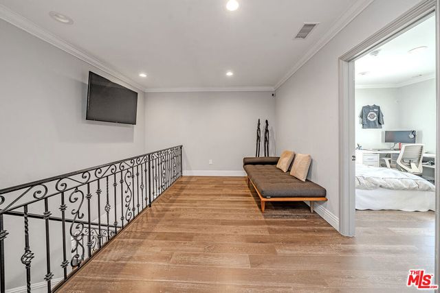 681 S Bronson Avenue, Los Angeles, CA 90005