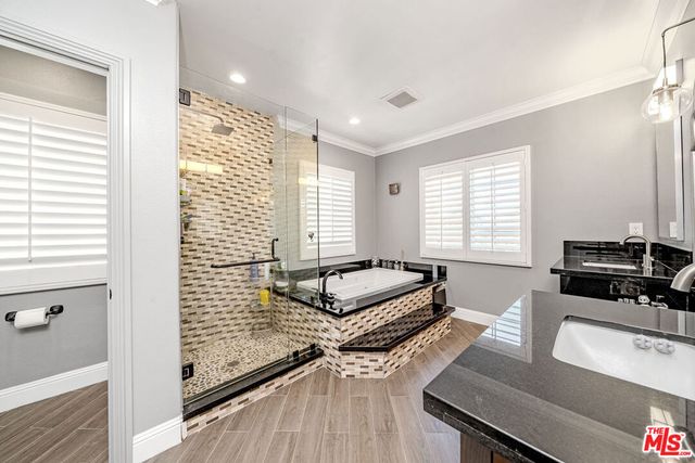 681 S Bronson Avenue, Los Angeles, CA 90005