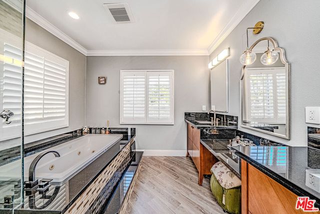 681 S Bronson Avenue, Los Angeles, CA 90005