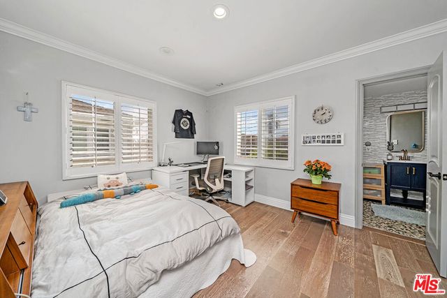 681 S Bronson Avenue, Los Angeles, CA 90005