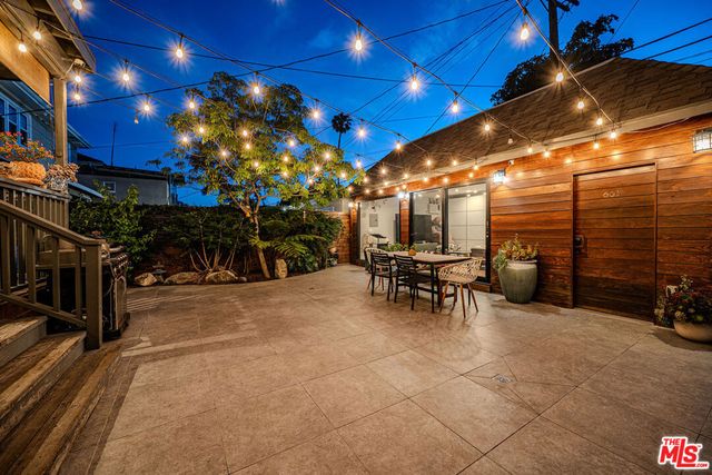 681 S Bronson Avenue, Los Angeles, CA 90005