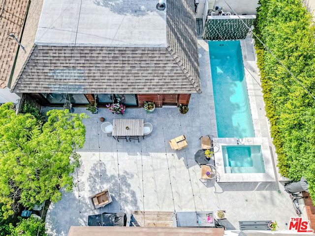681 S Bronson Avenue, Los Angeles, CA 90005