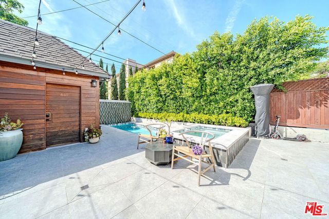 681 S Bronson Avenue, Los Angeles, CA 90005