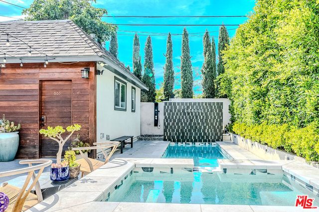 681 S Bronson Avenue, Los Angeles, CA 90005