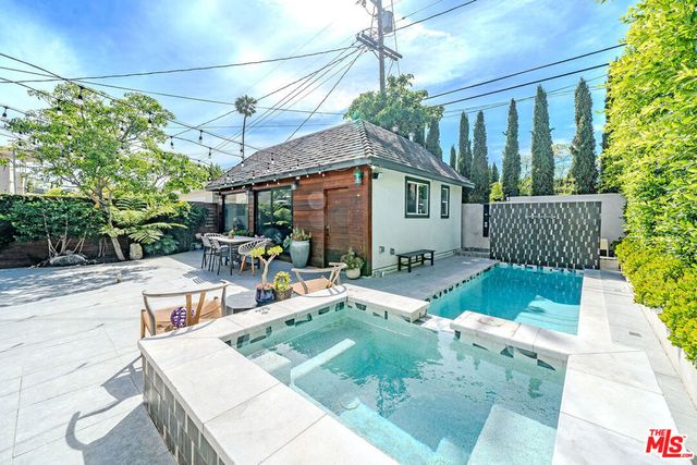 681 S Bronson Avenue, Los Angeles, CA 90005
