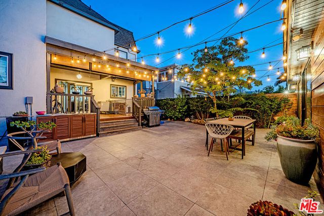 681 S Bronson Avenue, Los Angeles, CA 90005