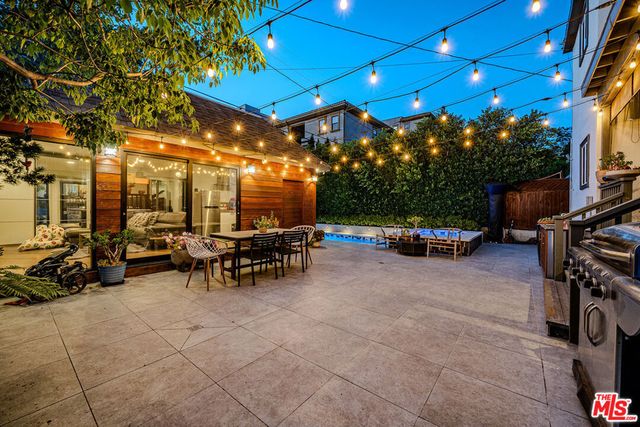 681 S Bronson Avenue, Los Angeles, CA 90005