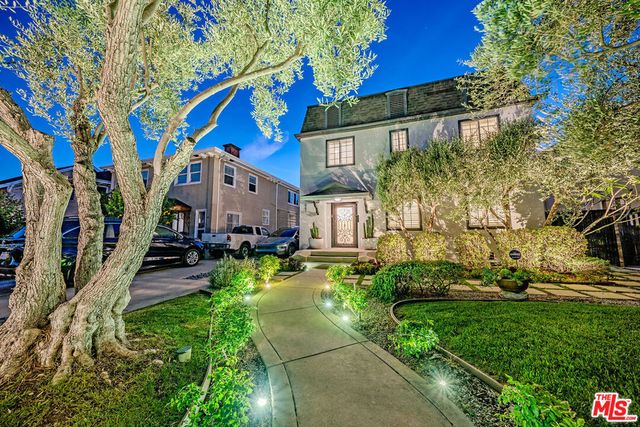 681 S Bronson Avenue, Los Angeles, CA 90005