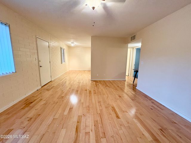 835 N 6th Ave Apt 18, Tucson, AZ 85705