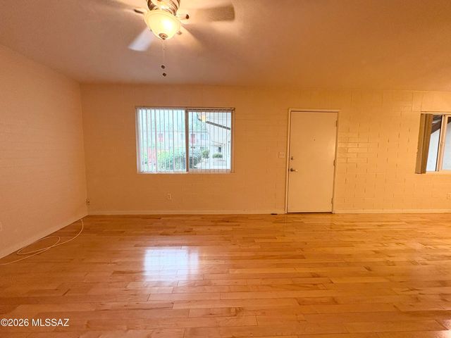 835 N 6th Ave Apt 18, Tucson, AZ 85705