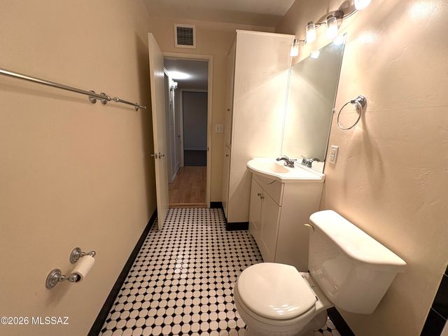 835 N 6th Ave Apt 18, Tucson, AZ 85705