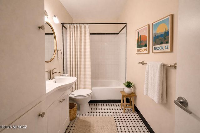 835 N 6th Ave Apt 18, Tucson, AZ 85705