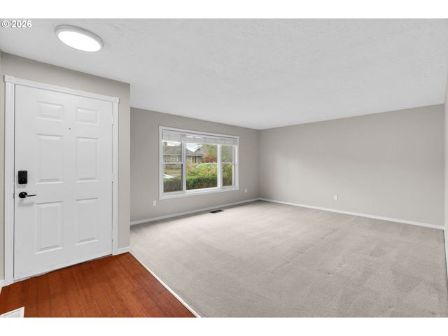 2203 Sw LARSSON Ave, Troutdale, OR 97060