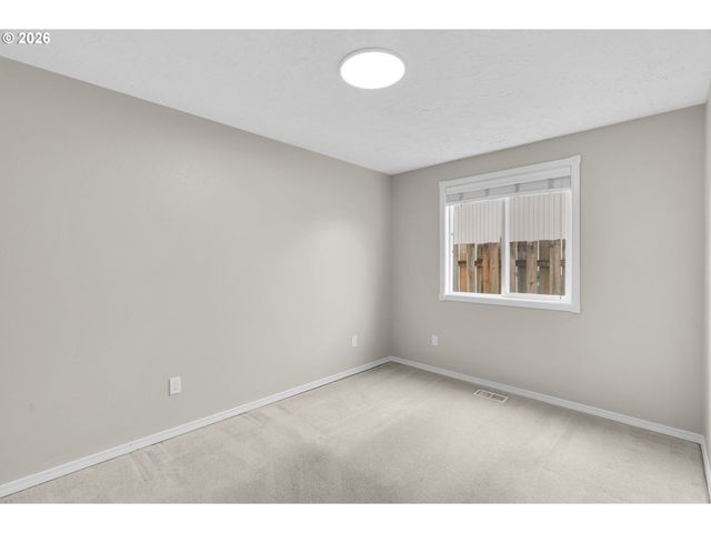2203 Sw LARSSON Ave, Troutdale, OR 97060