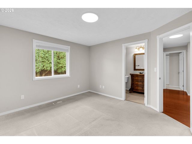 2203 Sw LARSSON Ave, Troutdale, OR 97060