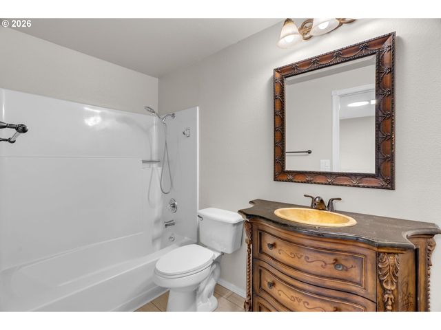 2203 Sw LARSSON Ave, Troutdale, OR 97060