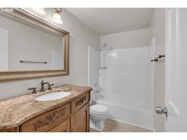 2203 Sw LARSSON Ave, Troutdale, OR 97060