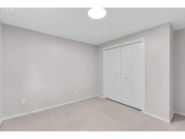 2203 Sw LARSSON Ave, Troutdale, OR 97060