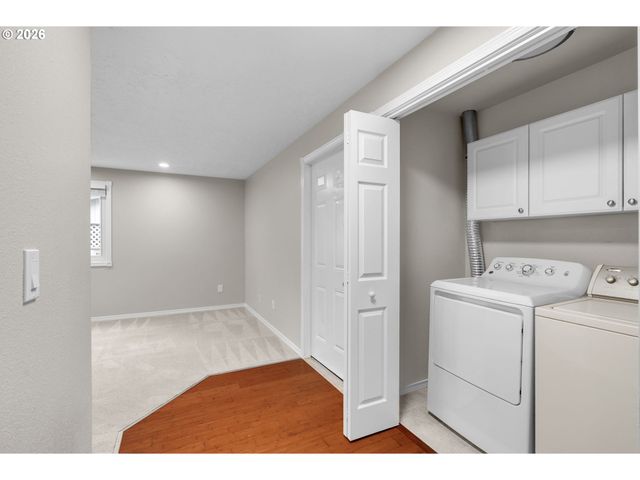 2203 Sw LARSSON Ave, Troutdale, OR 97060