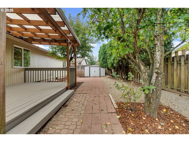 2203 Sw LARSSON Ave, Troutdale, OR 97060