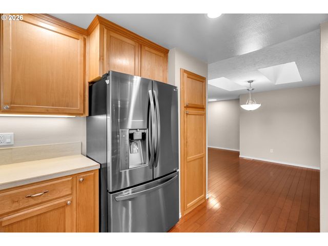 2203 Sw LARSSON Ave, Troutdale, OR 97060